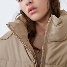 画像をギャラリービューアに読み込む, ZARA オーバーサイズ仕様パフジャケット ダークベージュ 4341202