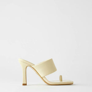 ZARA ザラ パッド入りストラップ付きリアルレザーハイヒールサンダル ナチュラル バニラ 2332510