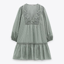 画像をギャラリービューアに読み込む, ZARA ザラ Vネックカットアウト刺繍フリルワンピース レデイース グリーン 5107242